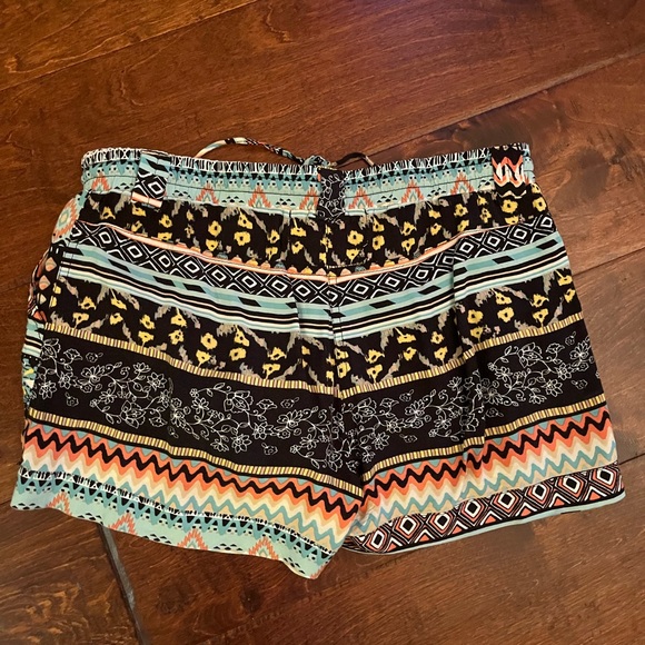 American Rag Shorts - Picture 2 of 4